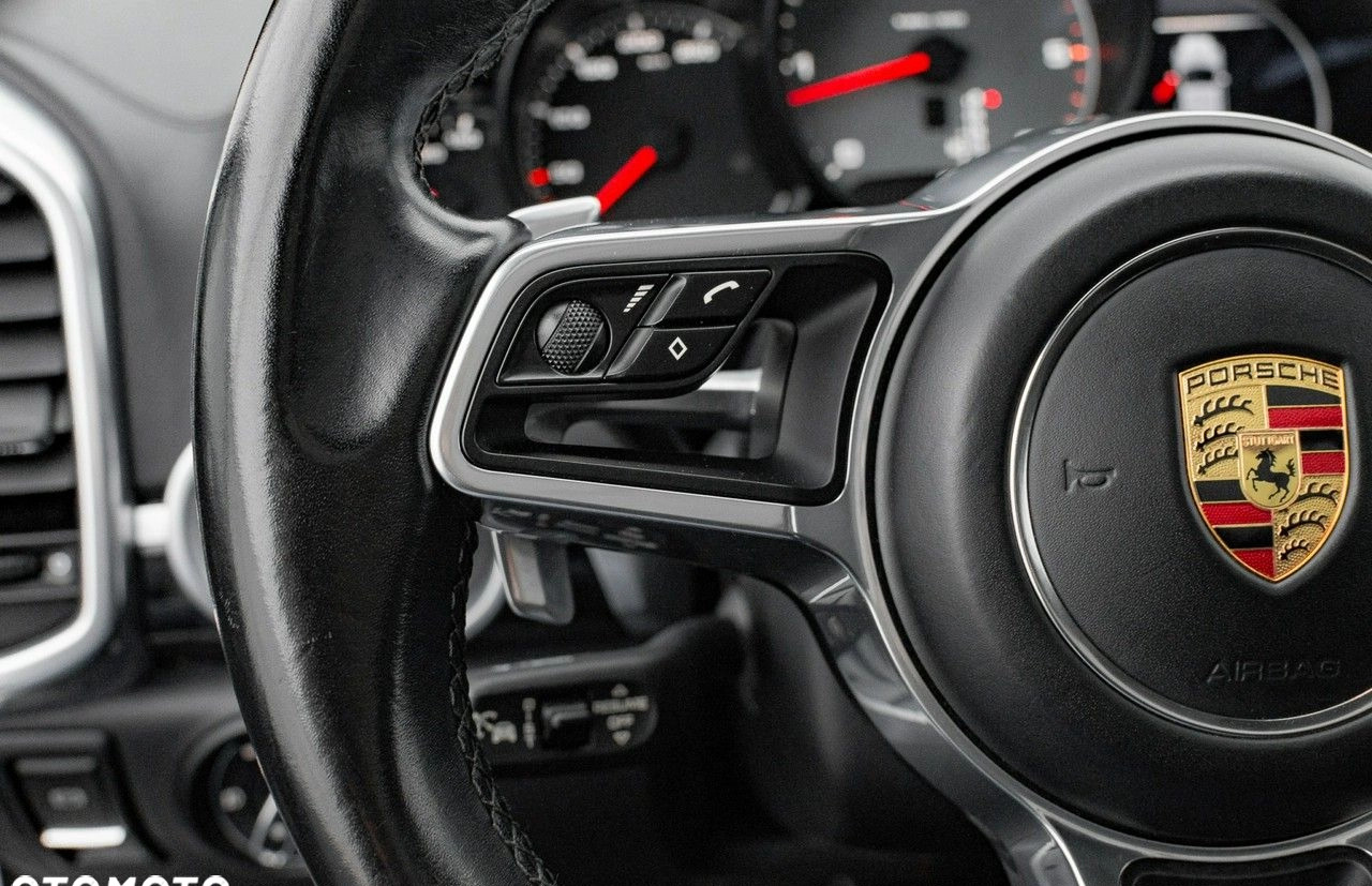 Porsche Cayenne cena 229900 przebieg: 99999, rok produkcji 2016 z Biskupiec małe 742